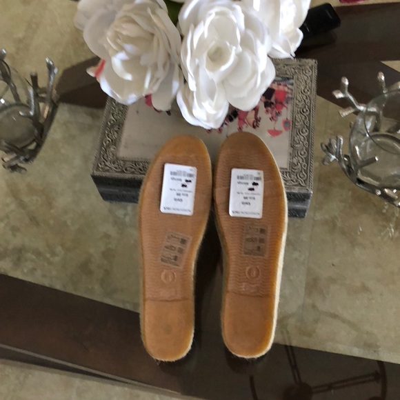 Embroidered Flat - Picture 6 of 8